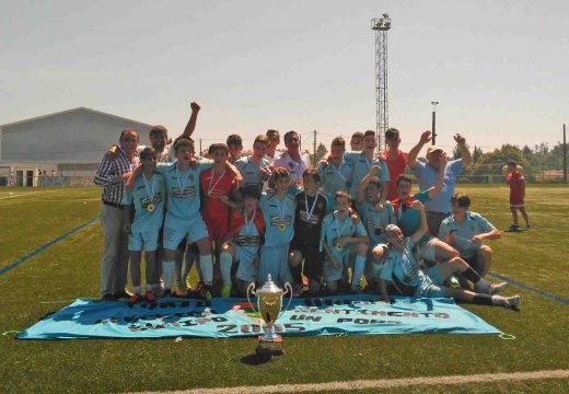 O Concello de Oroso felicita aos cadetes do Xuventude Oroso, campións da Copa do Sar